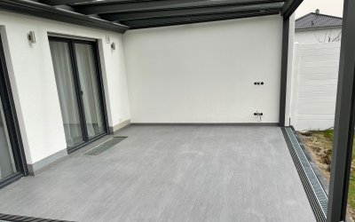 Terrasse und Eingang – Feinsteinzeug im Außenbereich